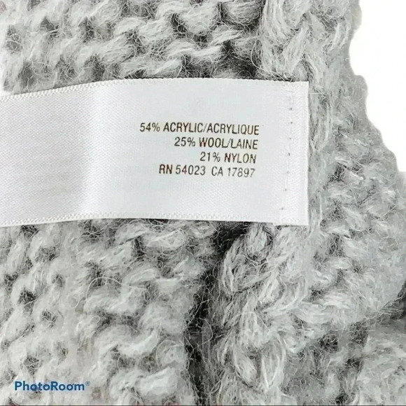 BNWT Old Navy Loose Knit Cable Sweater - Picture 3 of 5